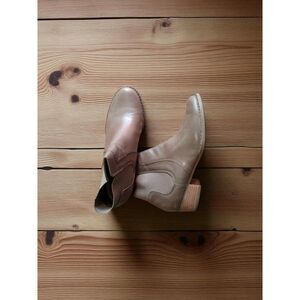 Giani Bernini Taupe Chelsea Ankle Boots  Size 10M Stylish & Comfortable